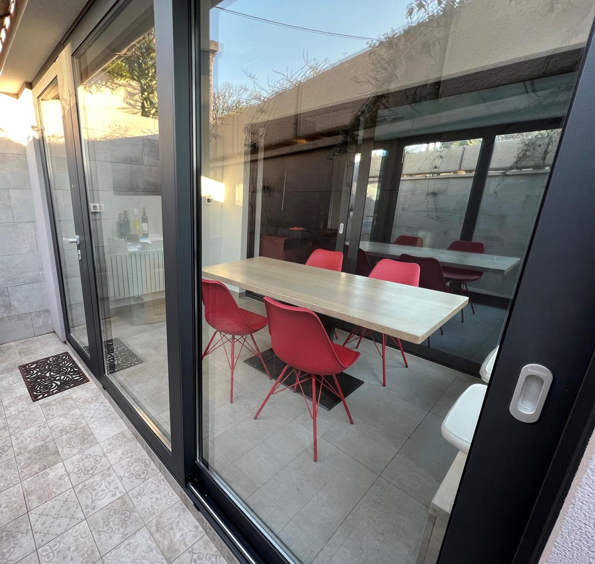 Alison Apartments เปรมันตูรา ภายนอก รูปภาพ