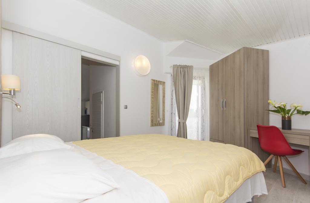 Alison Apartments เปรมันตูรา ภายนอก รูปภาพ