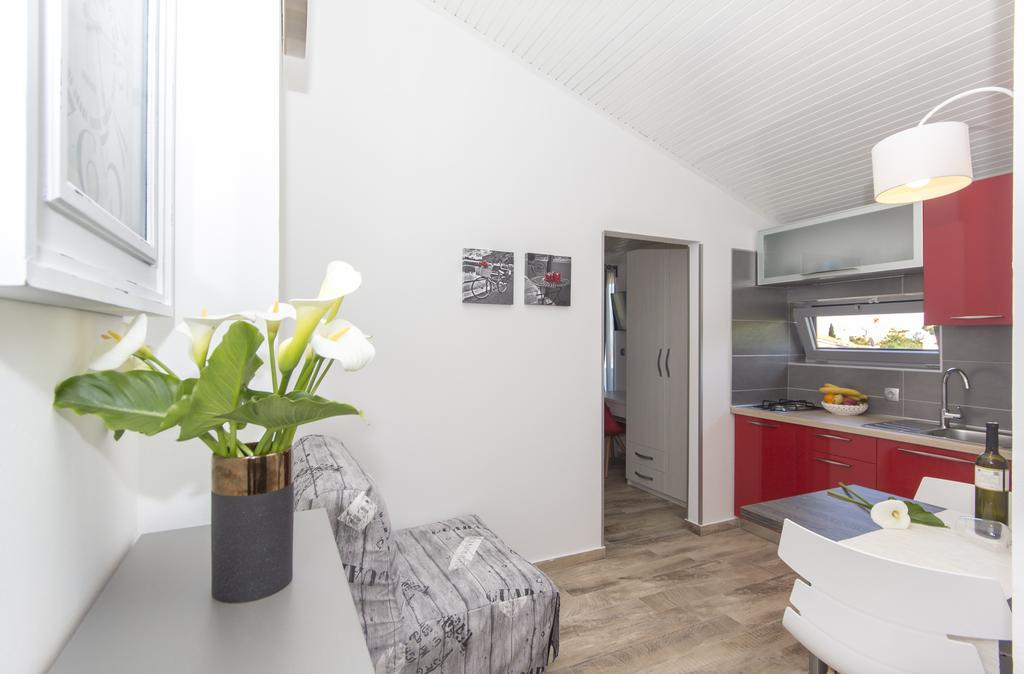 Alison Apartments เปรมันตูรา ภายนอก รูปภาพ