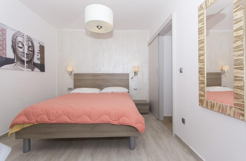 Alison Apartments เปรมันตูรา ภายนอก รูปภาพ