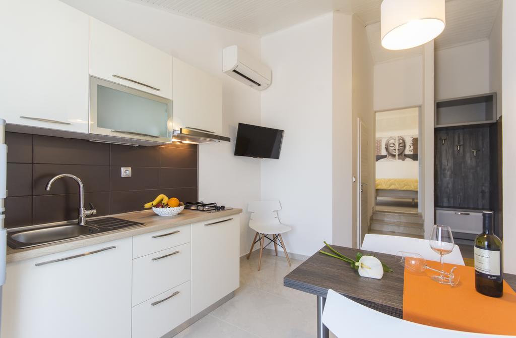 Alison Apartments เปรมันตูรา ภายนอก รูปภาพ