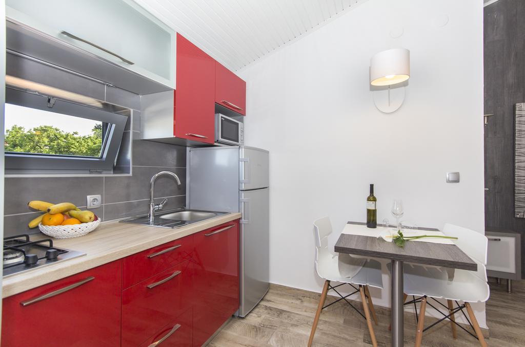 Alison Apartments เปรมันตูรา ภายนอก รูปภาพ