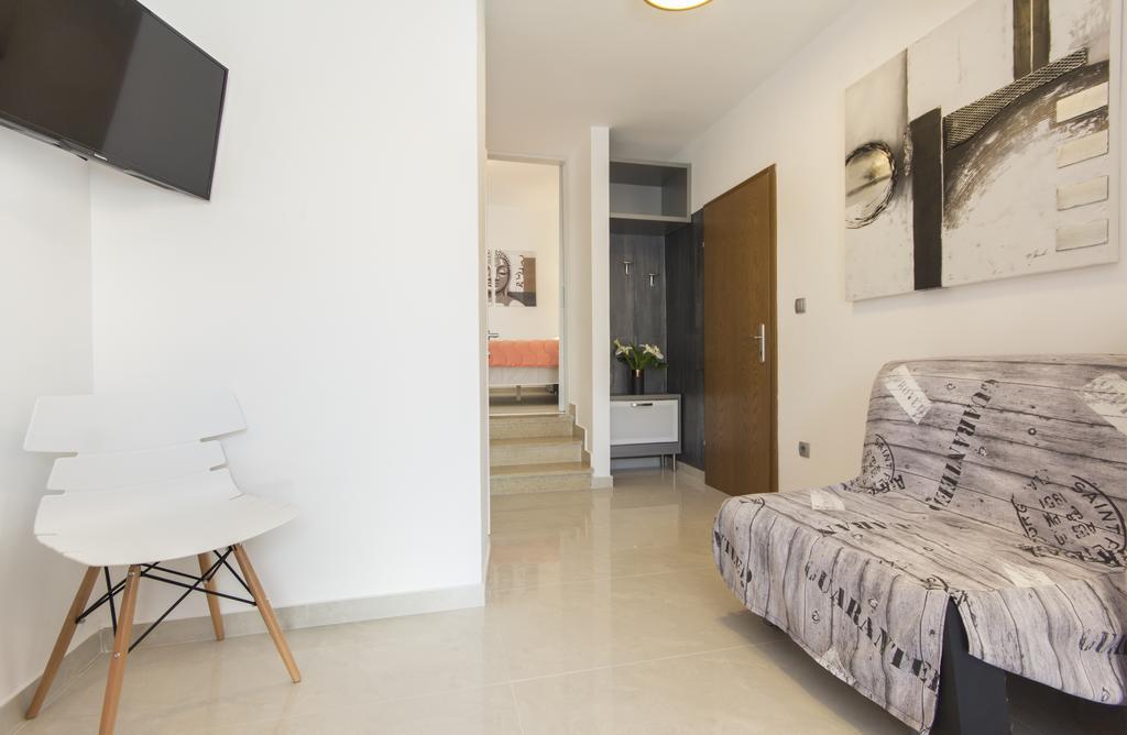 Alison Apartments เปรมันตูรา ภายนอก รูปภาพ