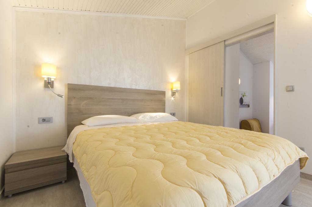 Alison Apartments เปรมันตูรา ภายนอก รูปภาพ
