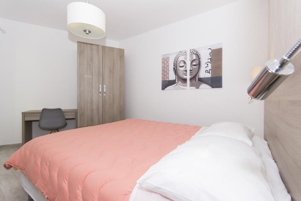 Alison Apartments เปรมันตูรา ภายนอก รูปภาพ